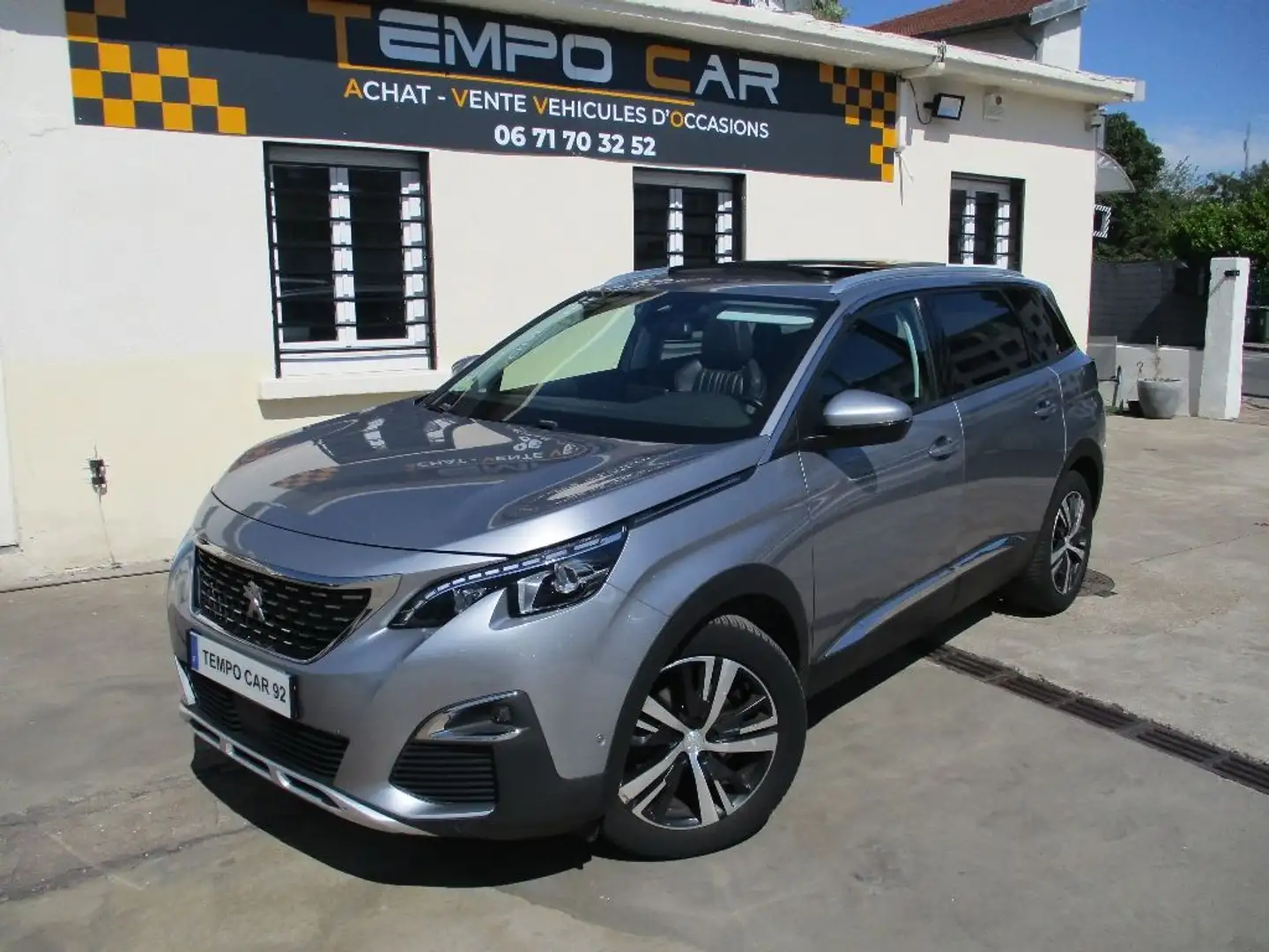 Peugeot 5008 1.6 BlueHDi 120ch SetS BVM6 Allure Business Gris - 1