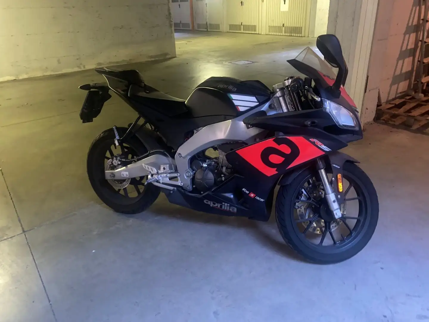 Aprilia RS 125 Nero - 2