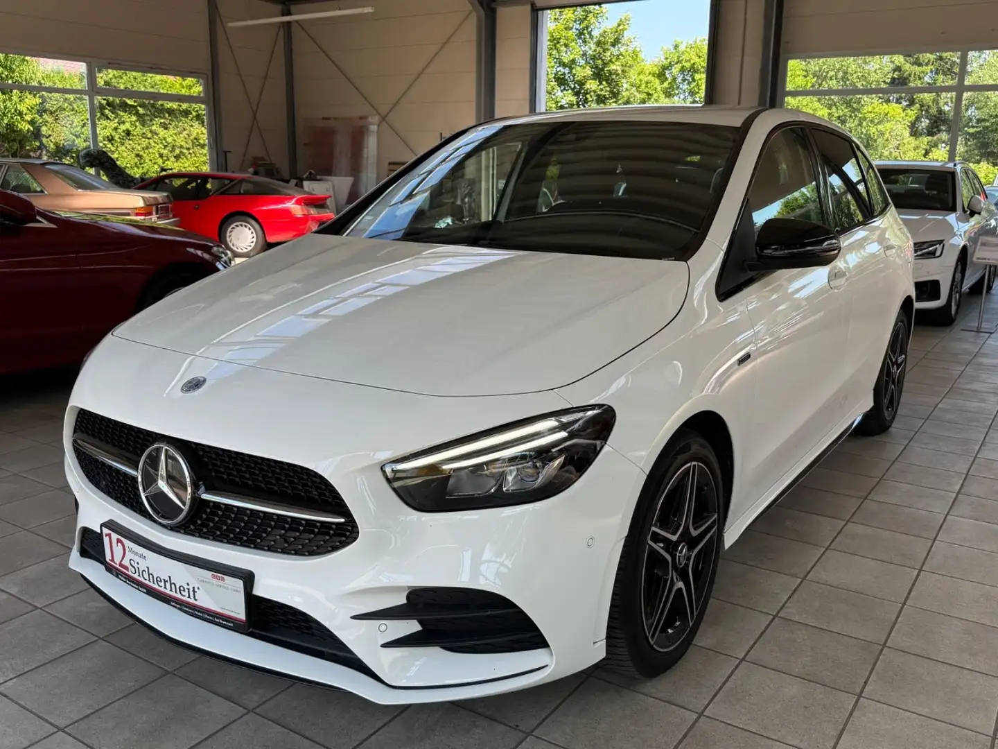 Mercedes-Benz B 250 e Edition AMG-Line Night/MBUX/LED/CarPlay Weiß - 1