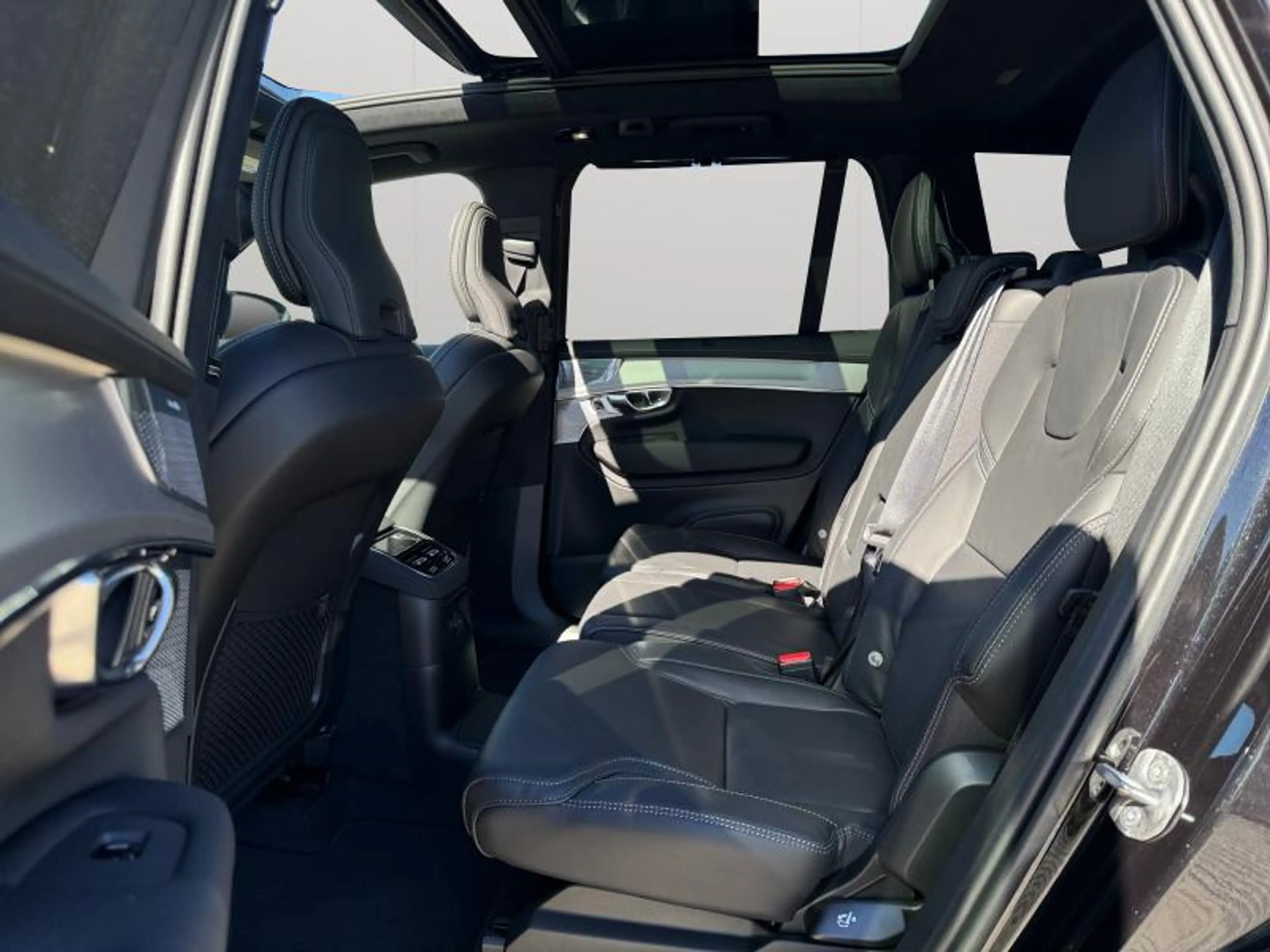 Volvo XC90 Black Edition Ultra T8 AWD / Hybride-Essence — photo 12
