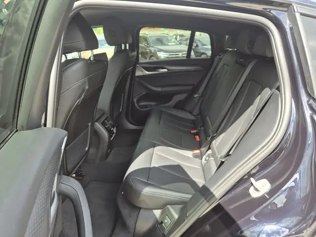 BMW X4 view 7