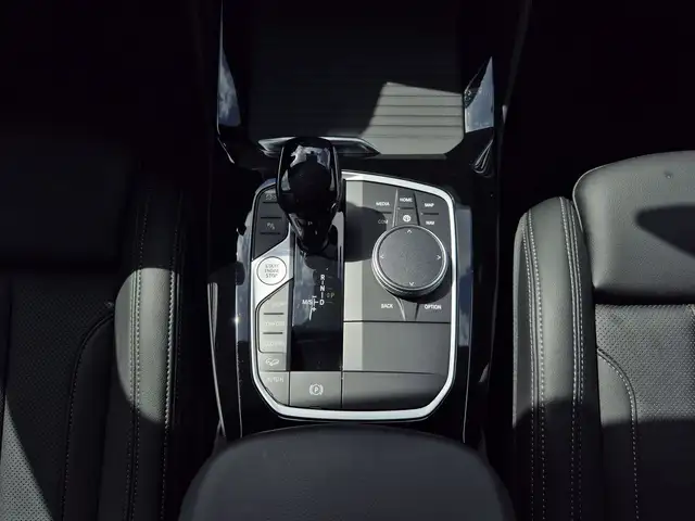 BMW X4 view 11