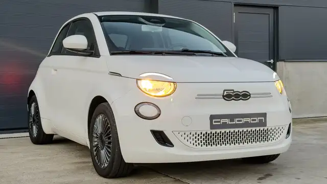 Fiat 500e Long Range 87 kW 'Icon'/ Carplay/ Touchsc / Garant