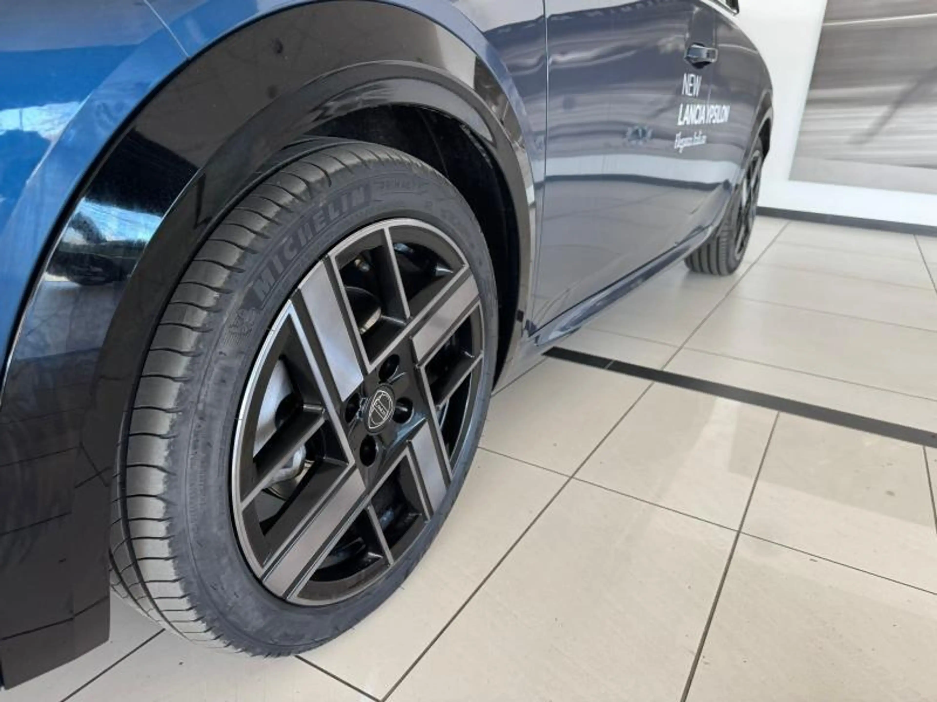 Lancia Ypsilon Électrique — photo 9
