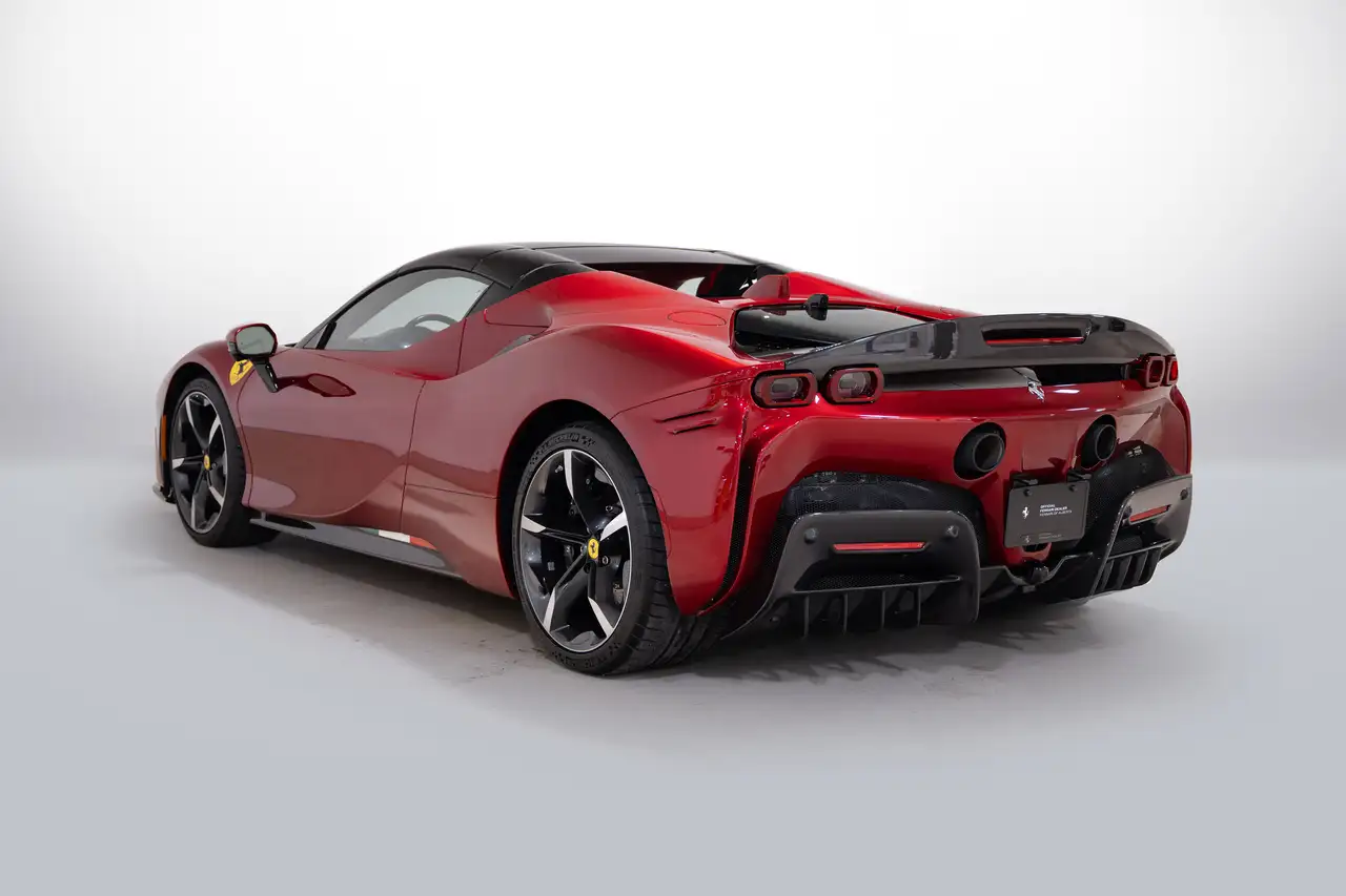 Ferrari SF90 Spider снимка Ferrari SF90 Spider