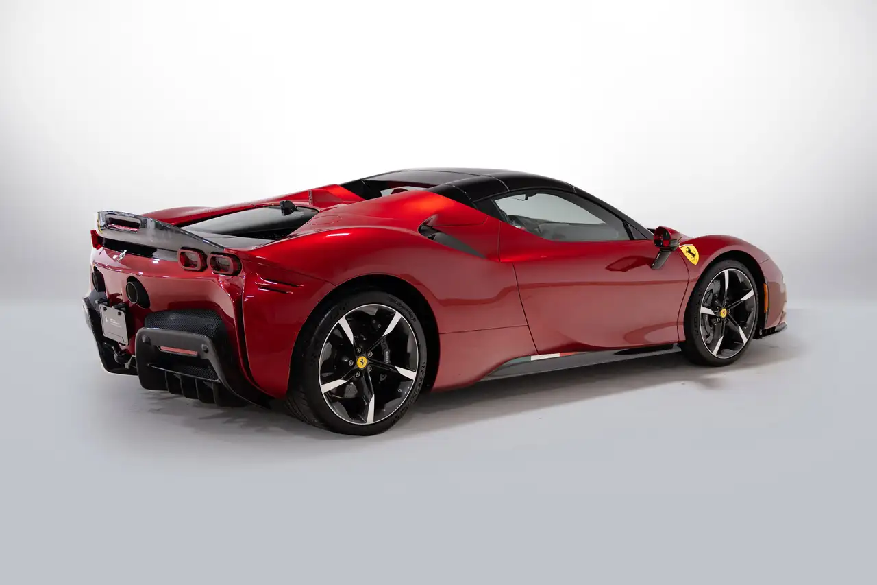 Ferrari SF90 Spider снимка Ferrari SF90 Spider