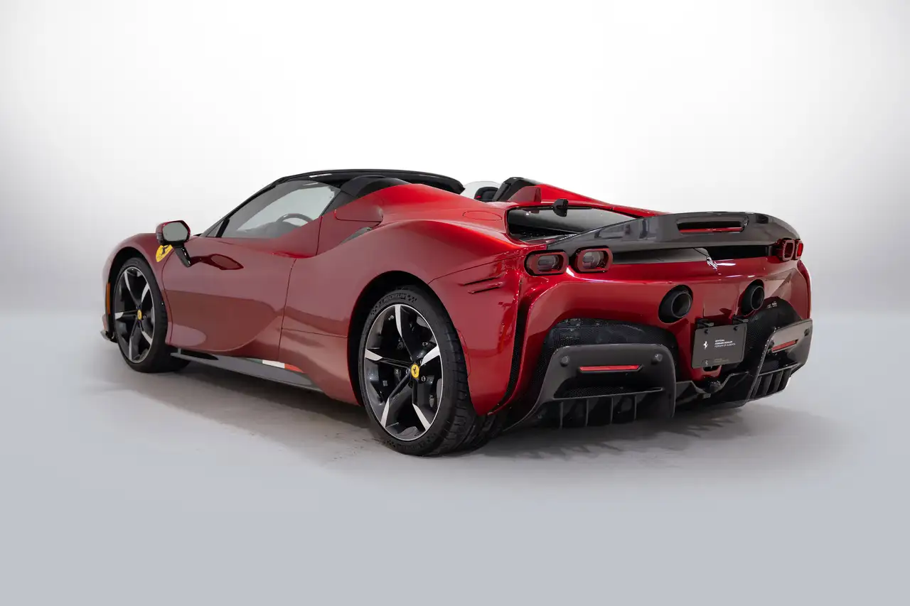 Ferrari SF90 Spider снимка Ferrari SF90 Spider