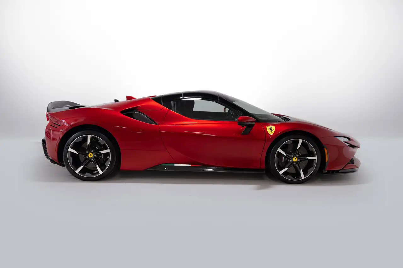 Ferrari SF90 Spider снимка Ferrari SF90 Spider