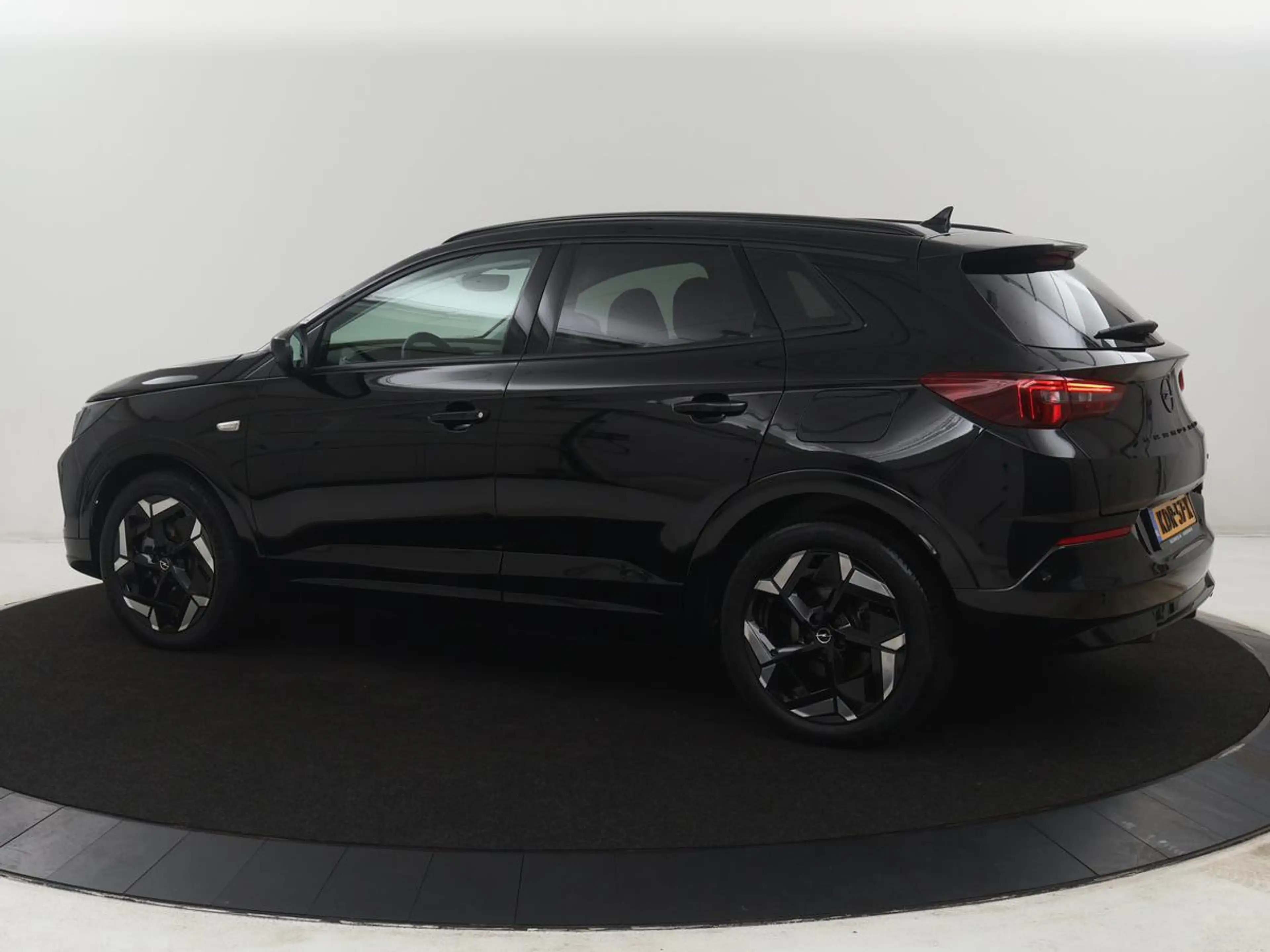 Opel Grandland 1.6 Turbo Plug-In GSE 300PK Hybrid4 4x4 Stoelverwa — photo 2