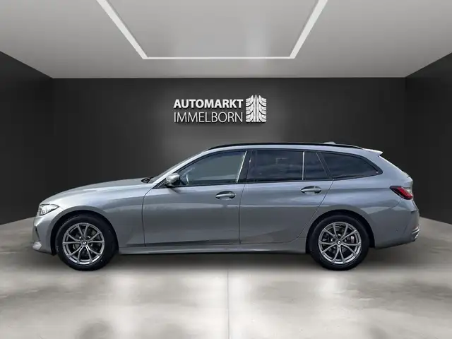 BMW 3 Series view 11