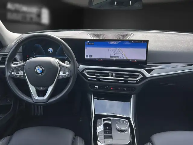 BMW 3 Series view 14