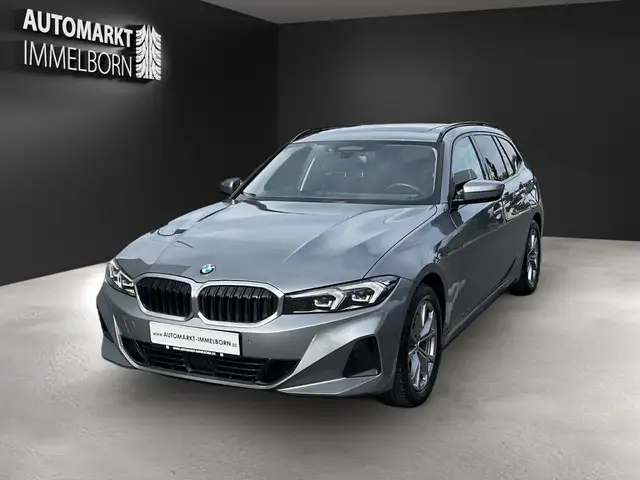 BMW 3 Series view 3