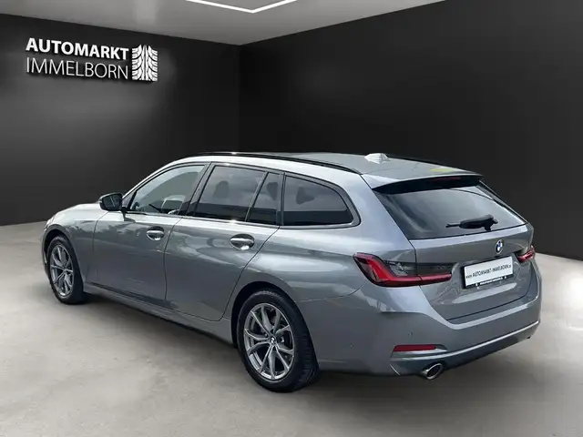 BMW 3 Series view 5