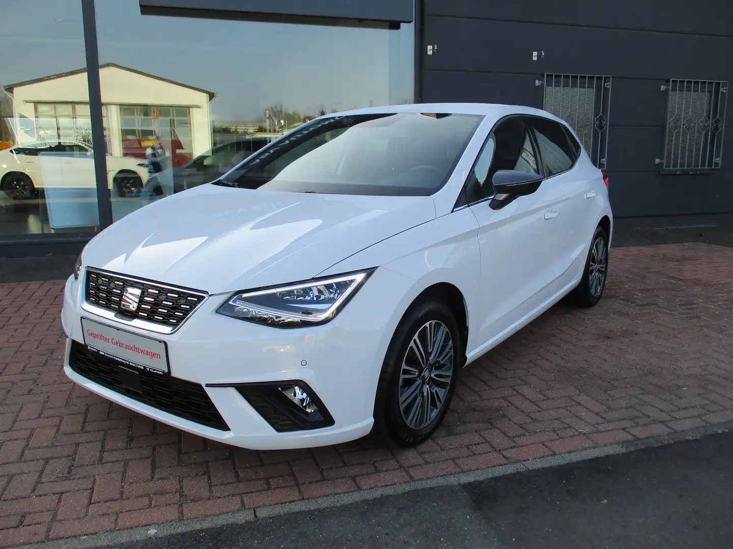 SEAT Ibiza 1.0 TSI S Weiß - 1