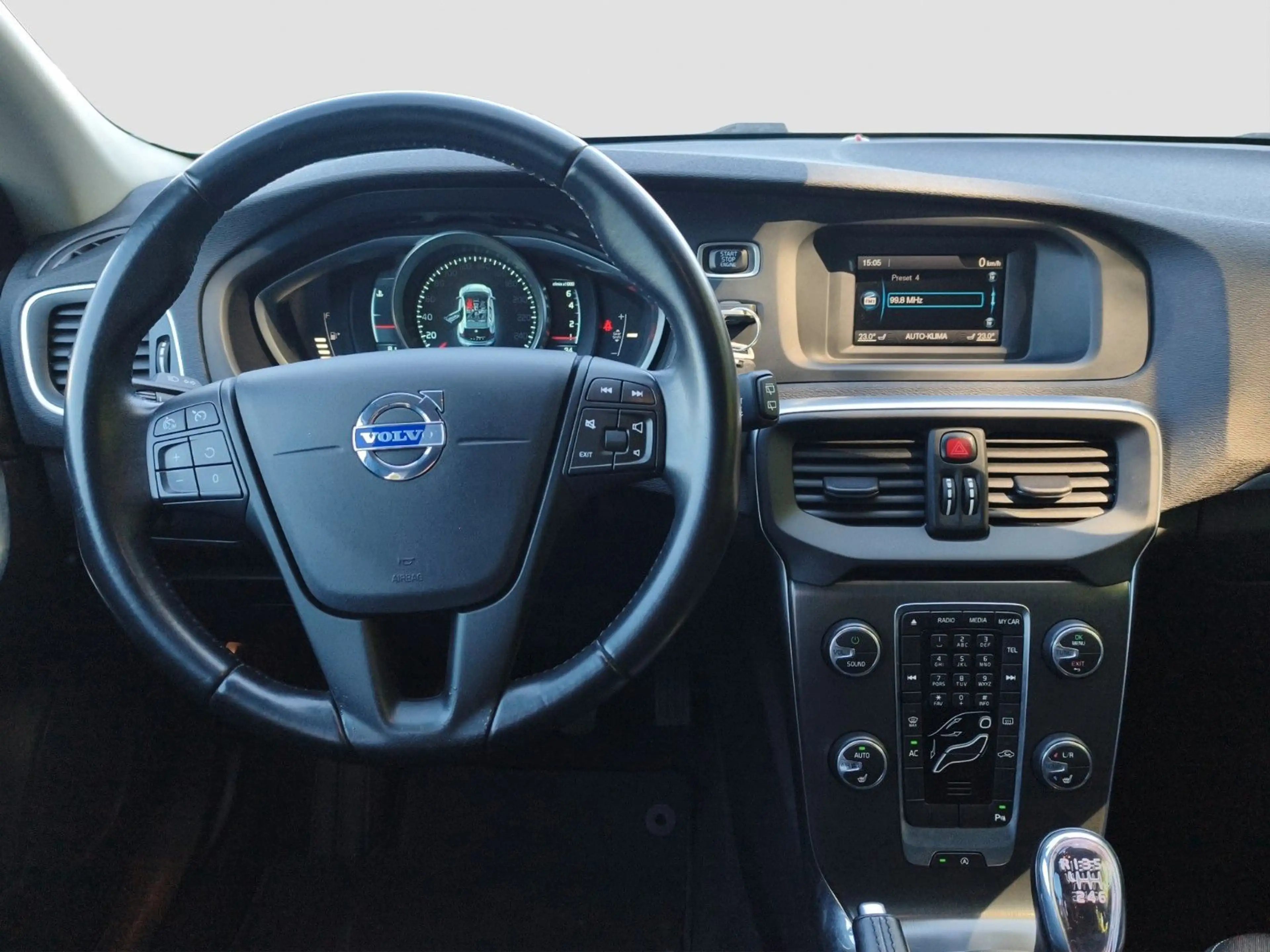 Volvo V40 You! — photo 10