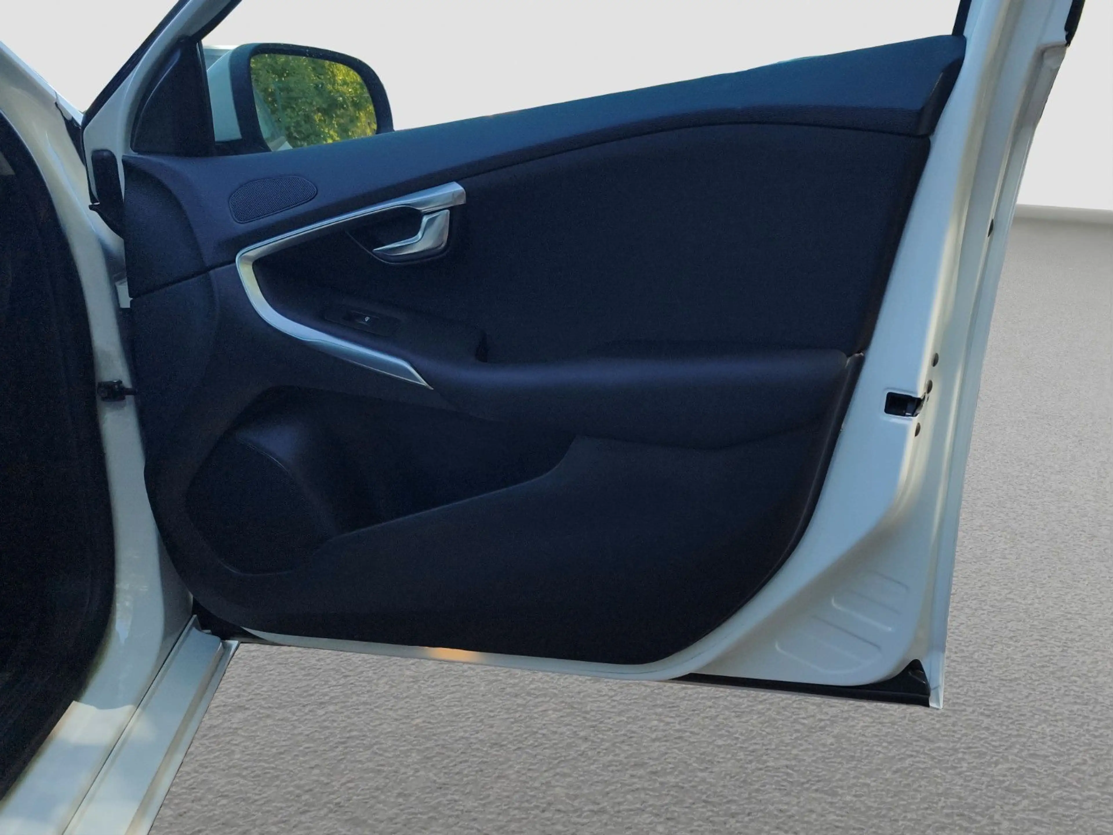 Volvo V40 You! — photo 15