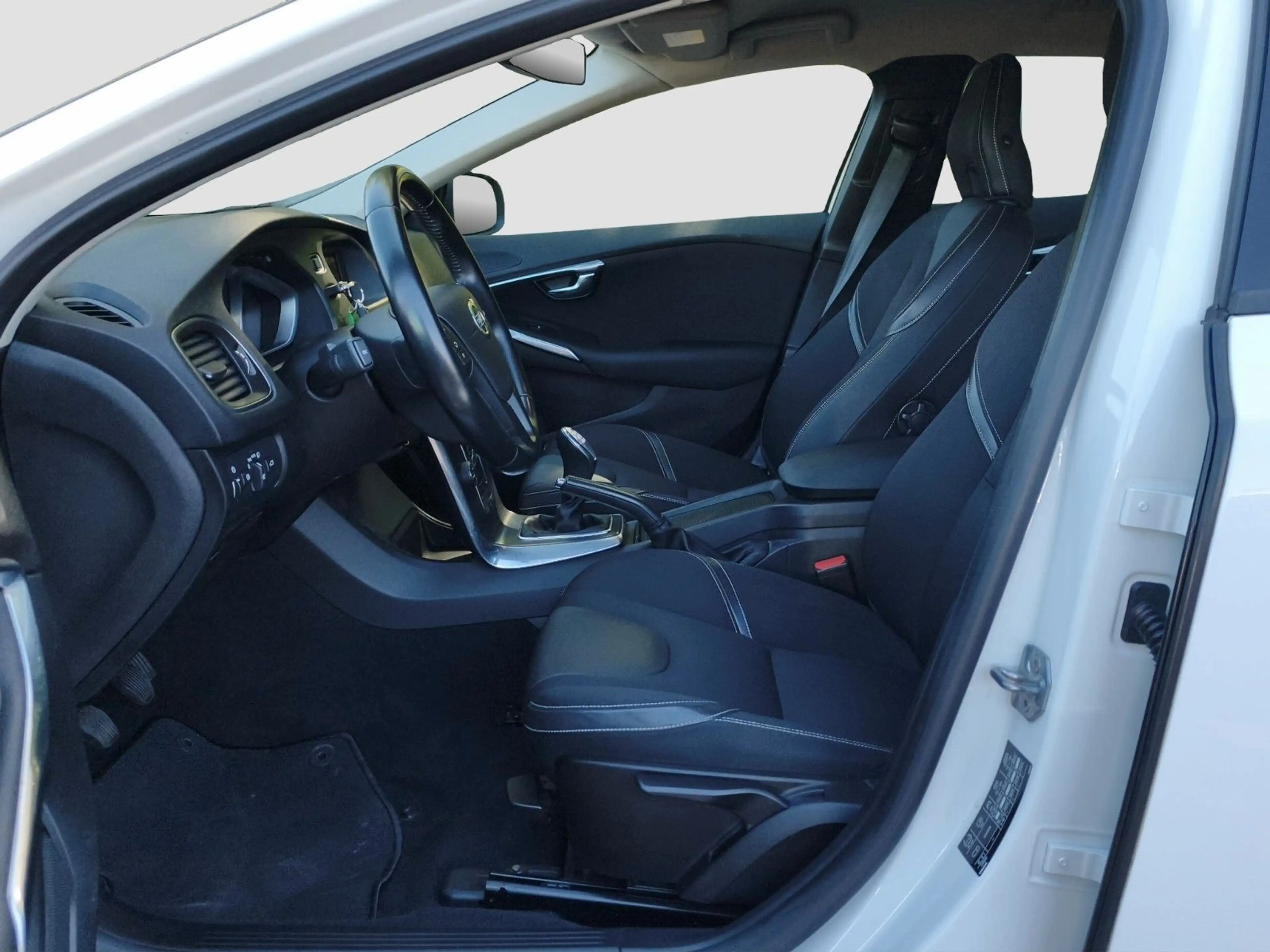 Volvo V40 You! — photo 9