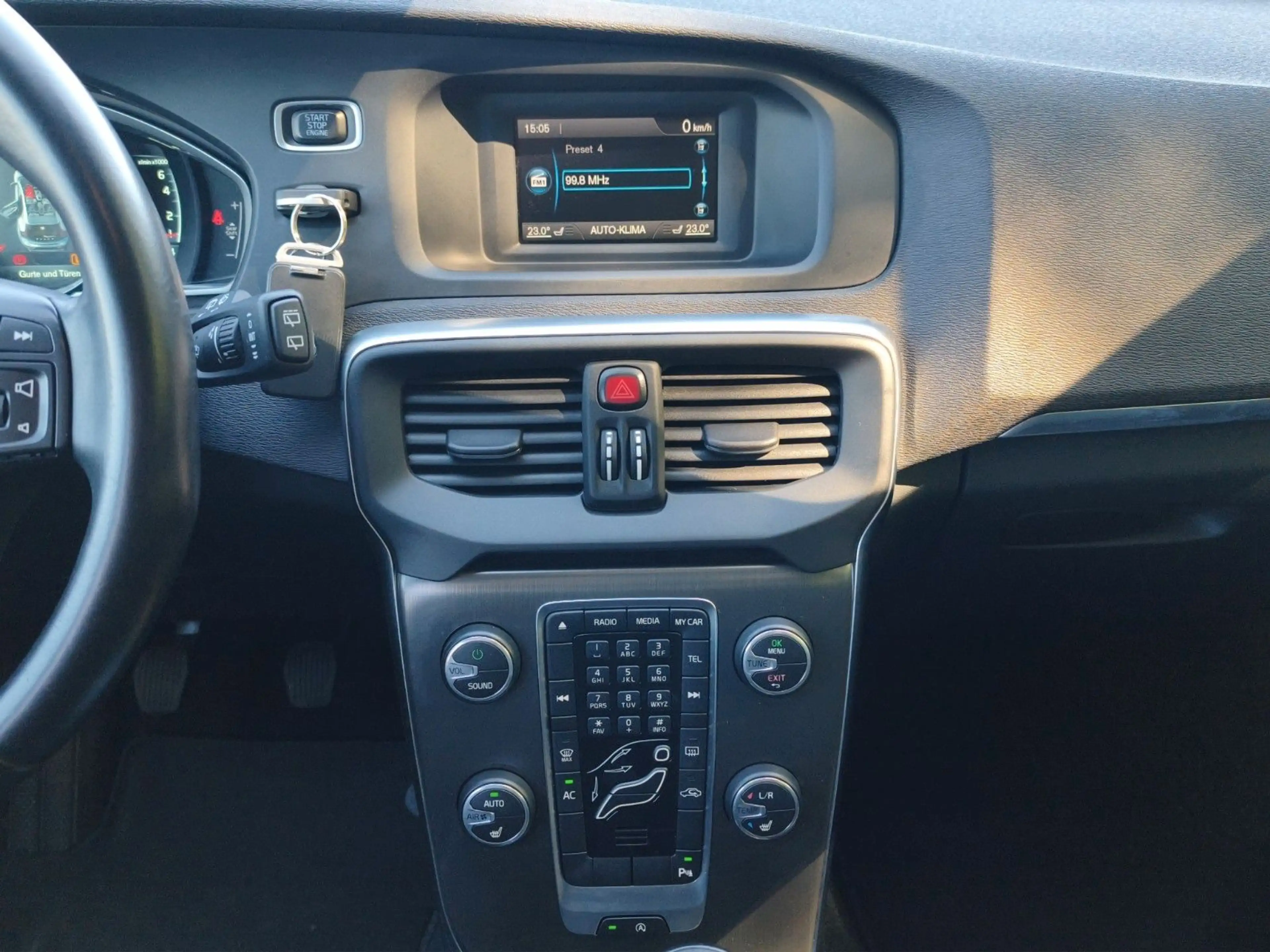 Volvo V40 You! — photo 11