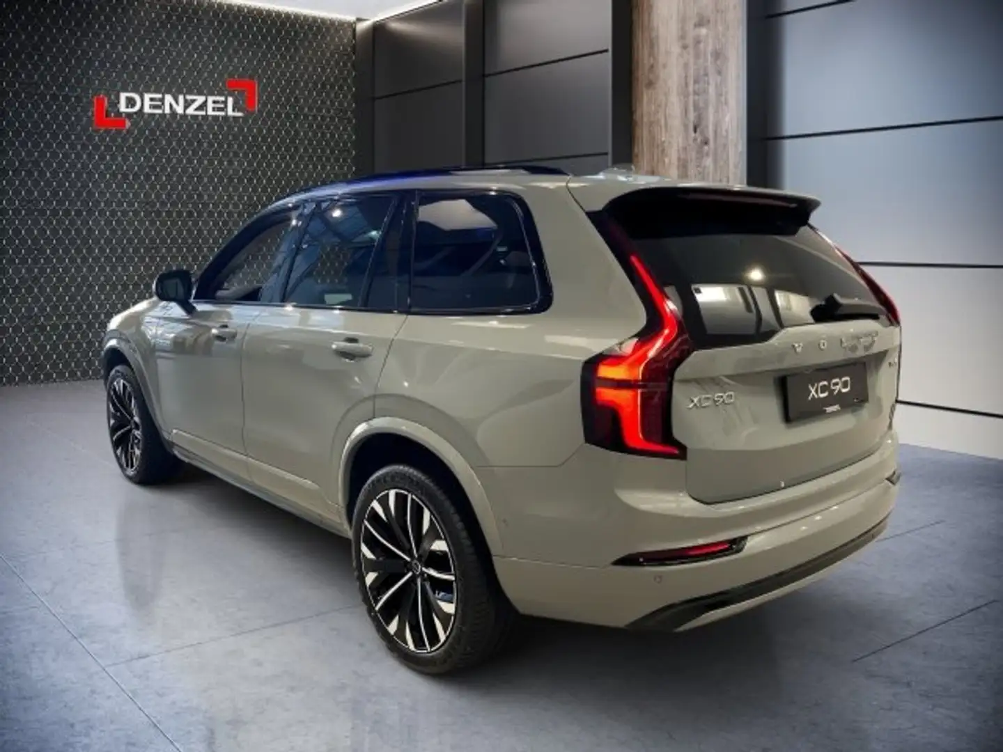 Volvo XC90 Plus, T8 Plug-in Hybrid, Elektrisch/Benzin, Dark, 7 Sit Grau - 2