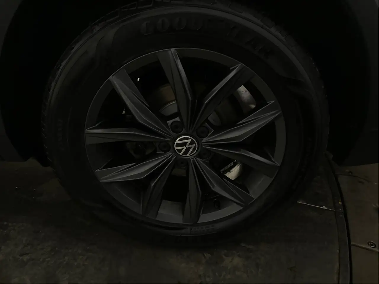 Volkswagen Tiguan снимка Volkswagen Tiguan
