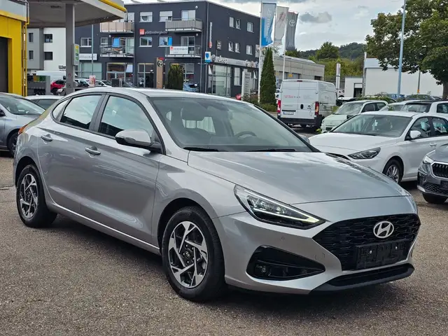 Hyundai i30 1.5 T-GDI Hybrid Fastback Smart