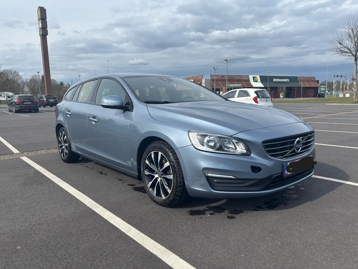 Volvo V60 V60 D2 Summum Bleu - 1