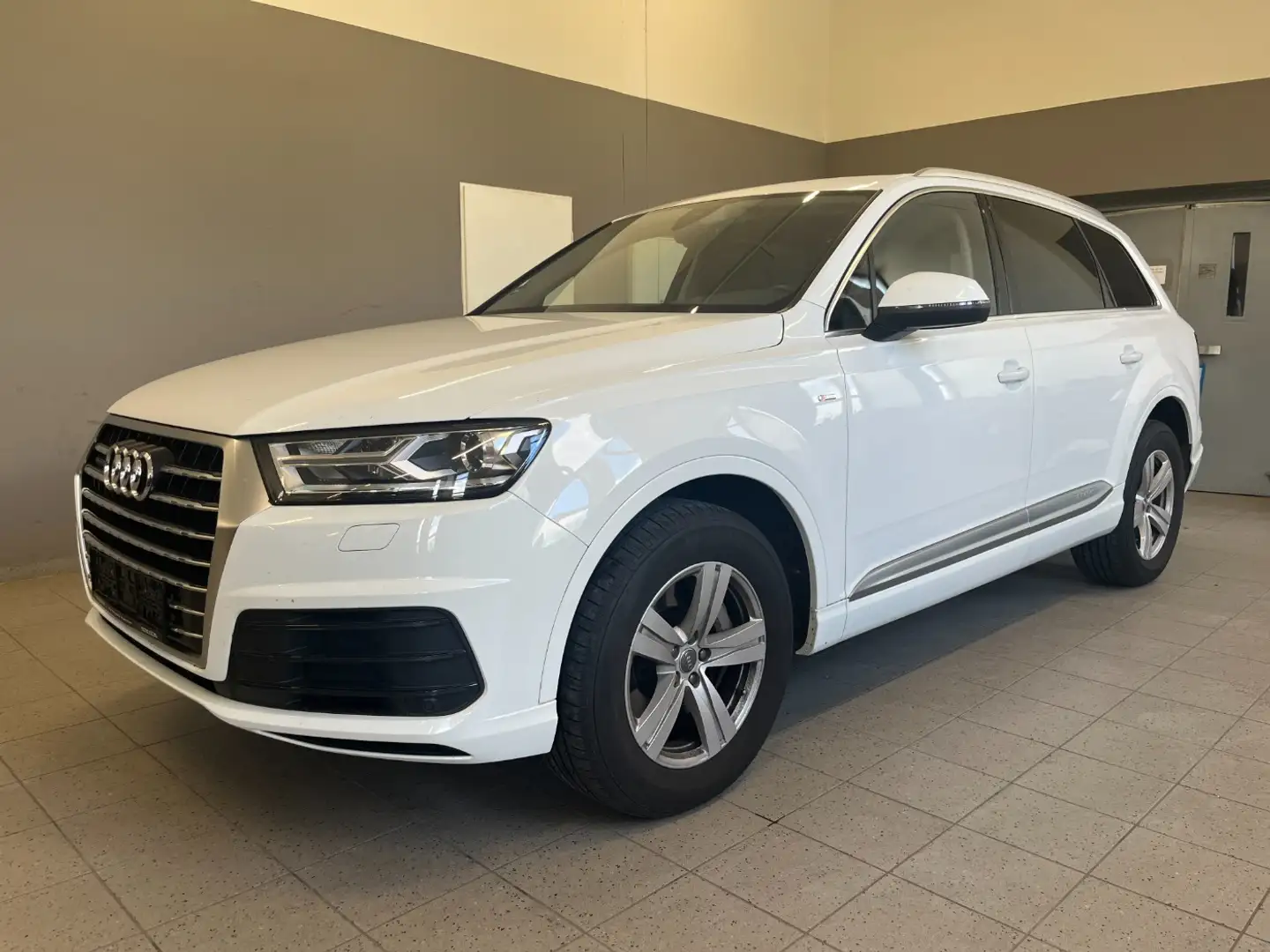 Audi Q7 3.0 TDI quattro tiptr. S-Line*7Sitze*AHK*Navi Weiß - 2