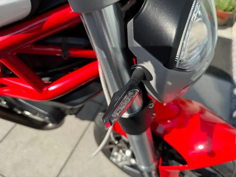 Ducati Monster 796 - foto 6