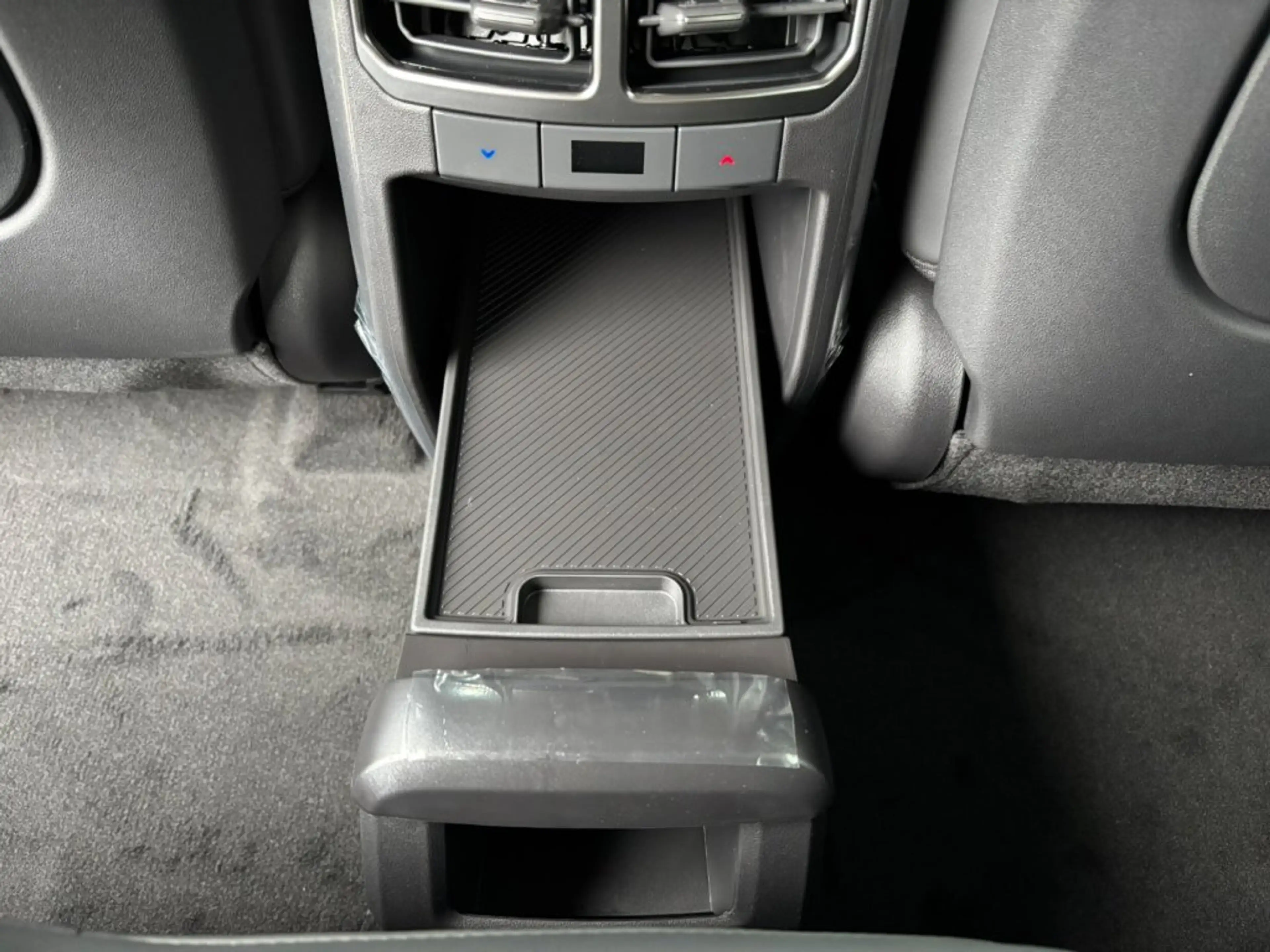 Kia EV5 /EARTH PLUS/81,4KWH/AT/AWD/265/MY26 LP.: € 54.040,00 — photo 13