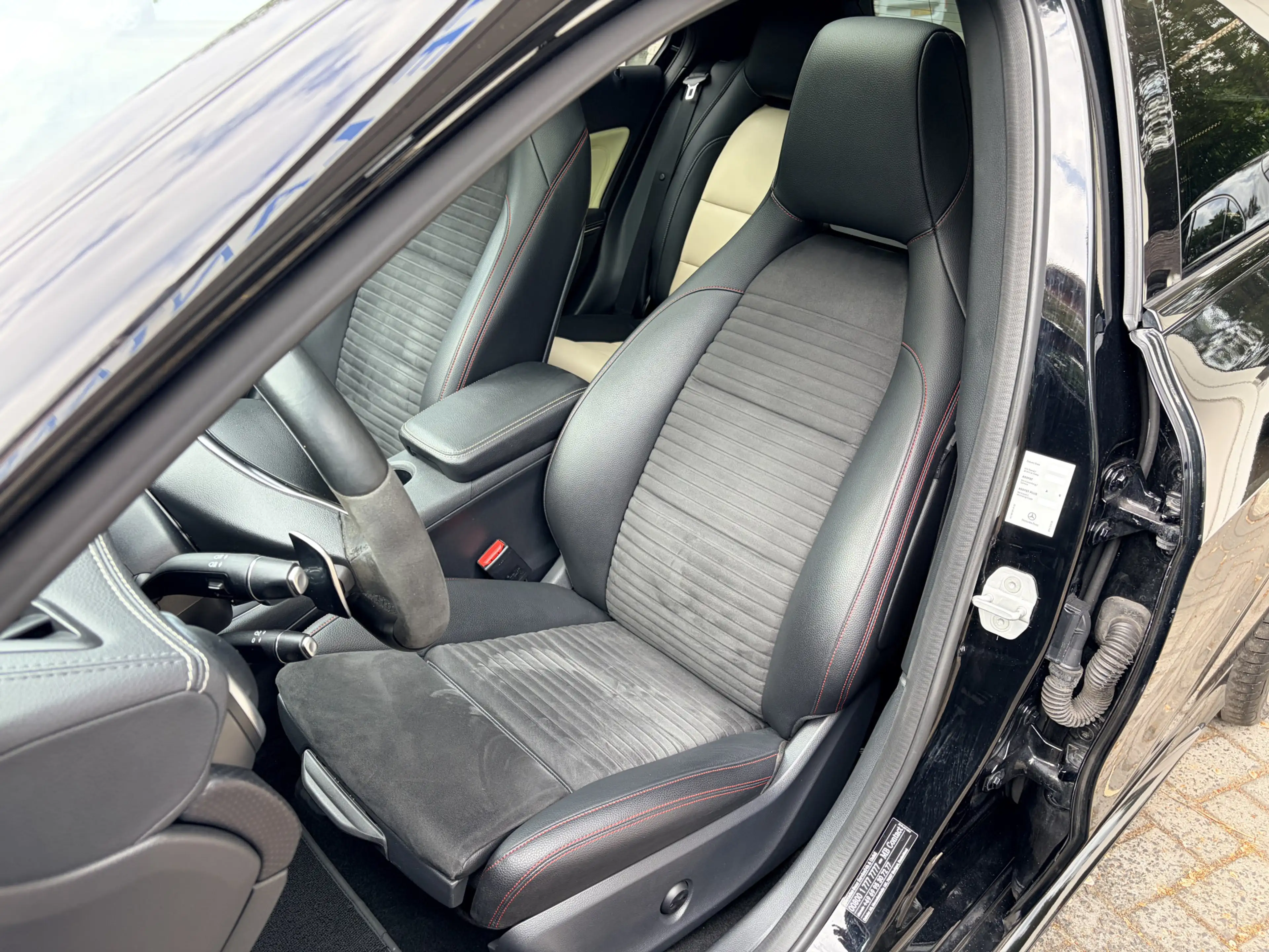 Mercedes-Benz A 45 AMG 4MATIC AMG Styling/Sportstoelen met memory/Leder v — photo 36