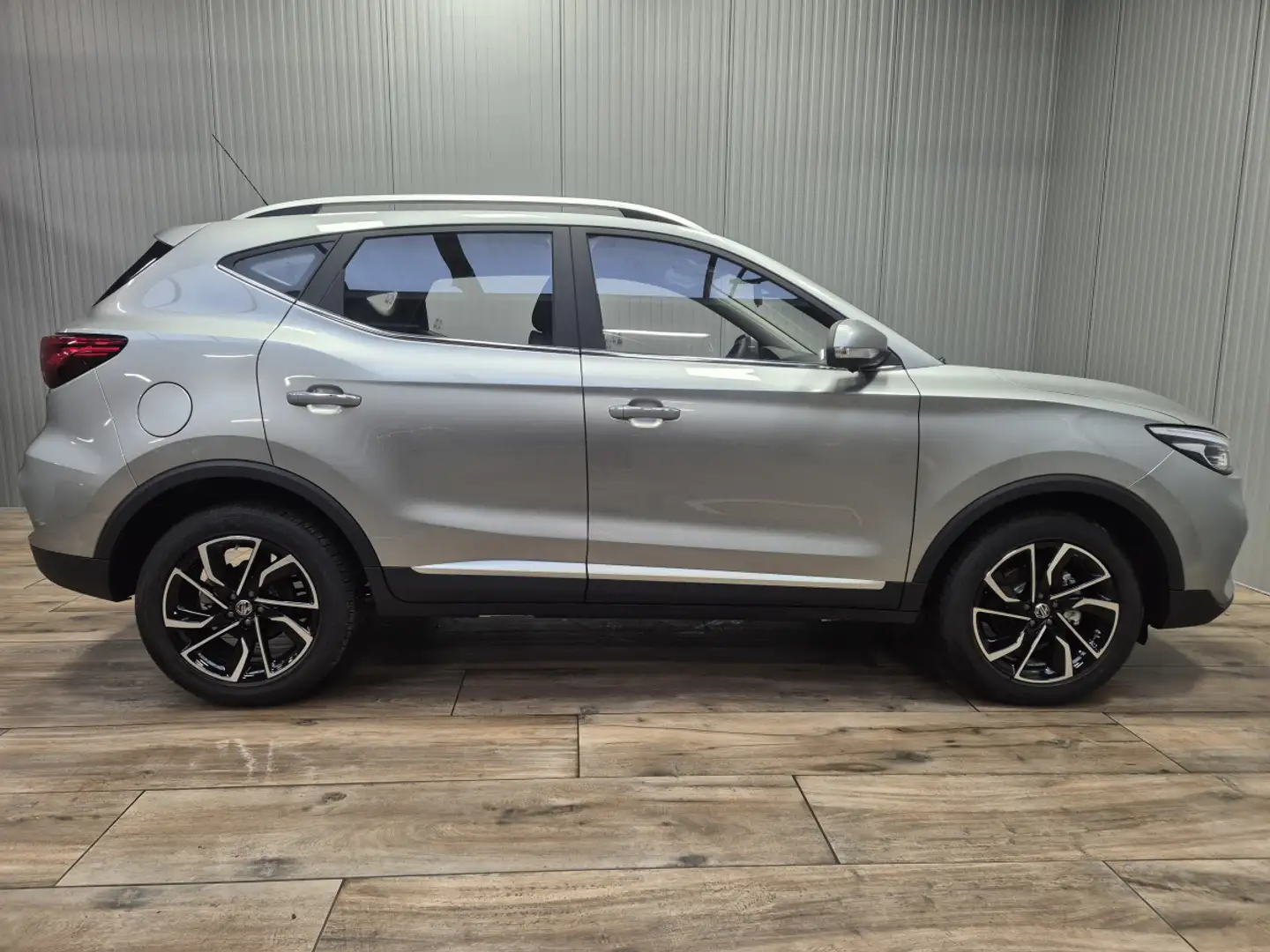 MG ZS 1.5VTI 106pk Luxury tegen 10 juli Zilver - 1