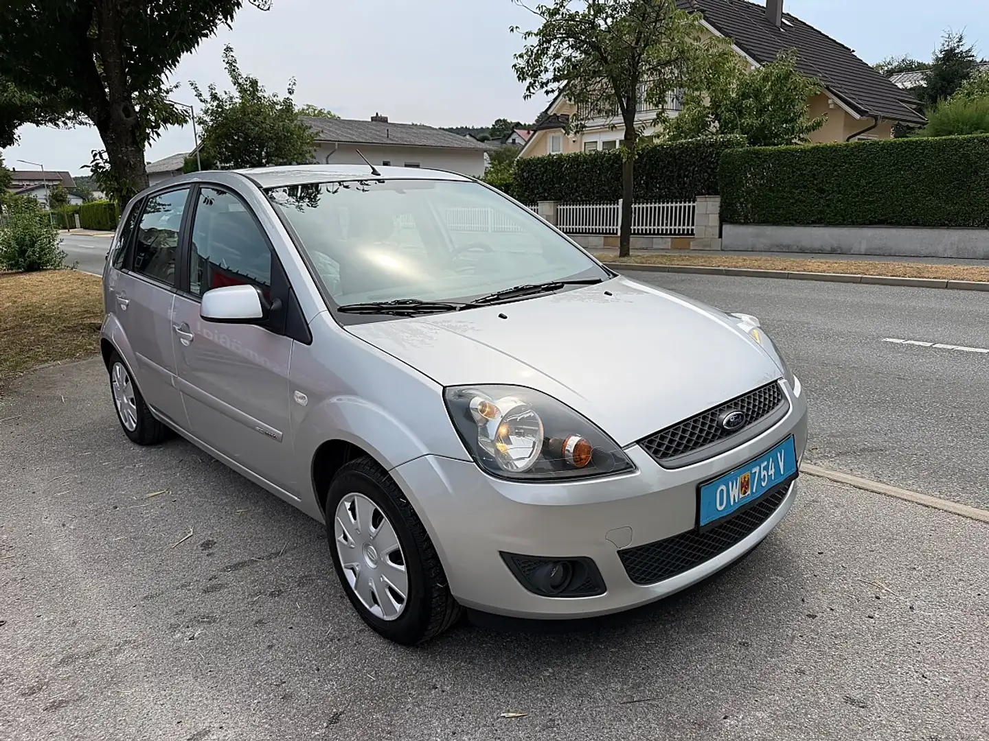 Ford Fiesta Silber - 2
