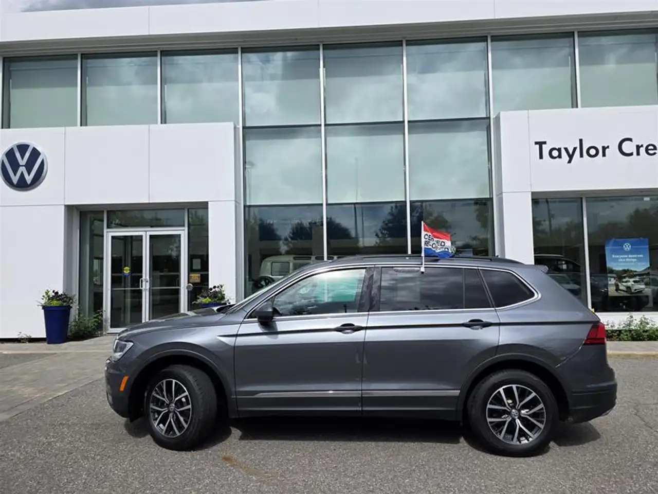Volkswagen Tiguan снимка Volkswagen Tiguan