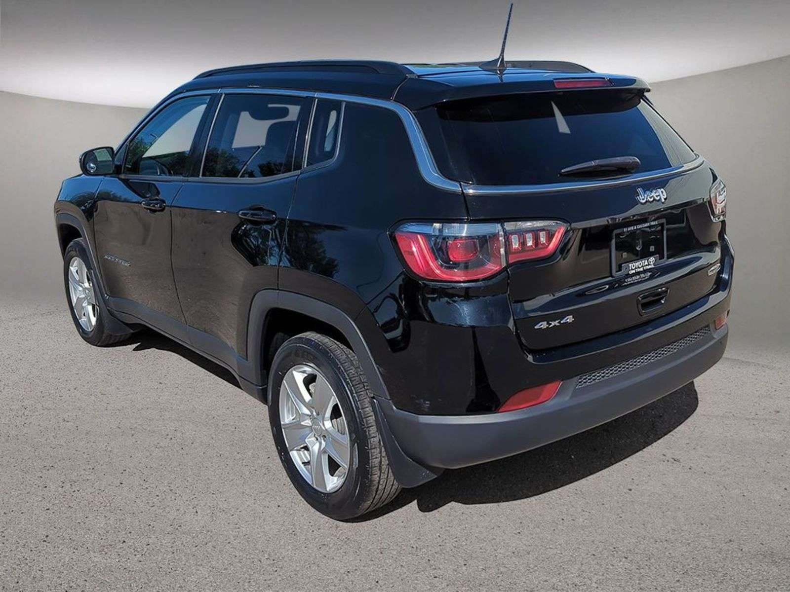 2022 Jeep Compass NORTH; LEATHER, AWD, REMOTE STARTER, NAV, HEATED S — снимка 1