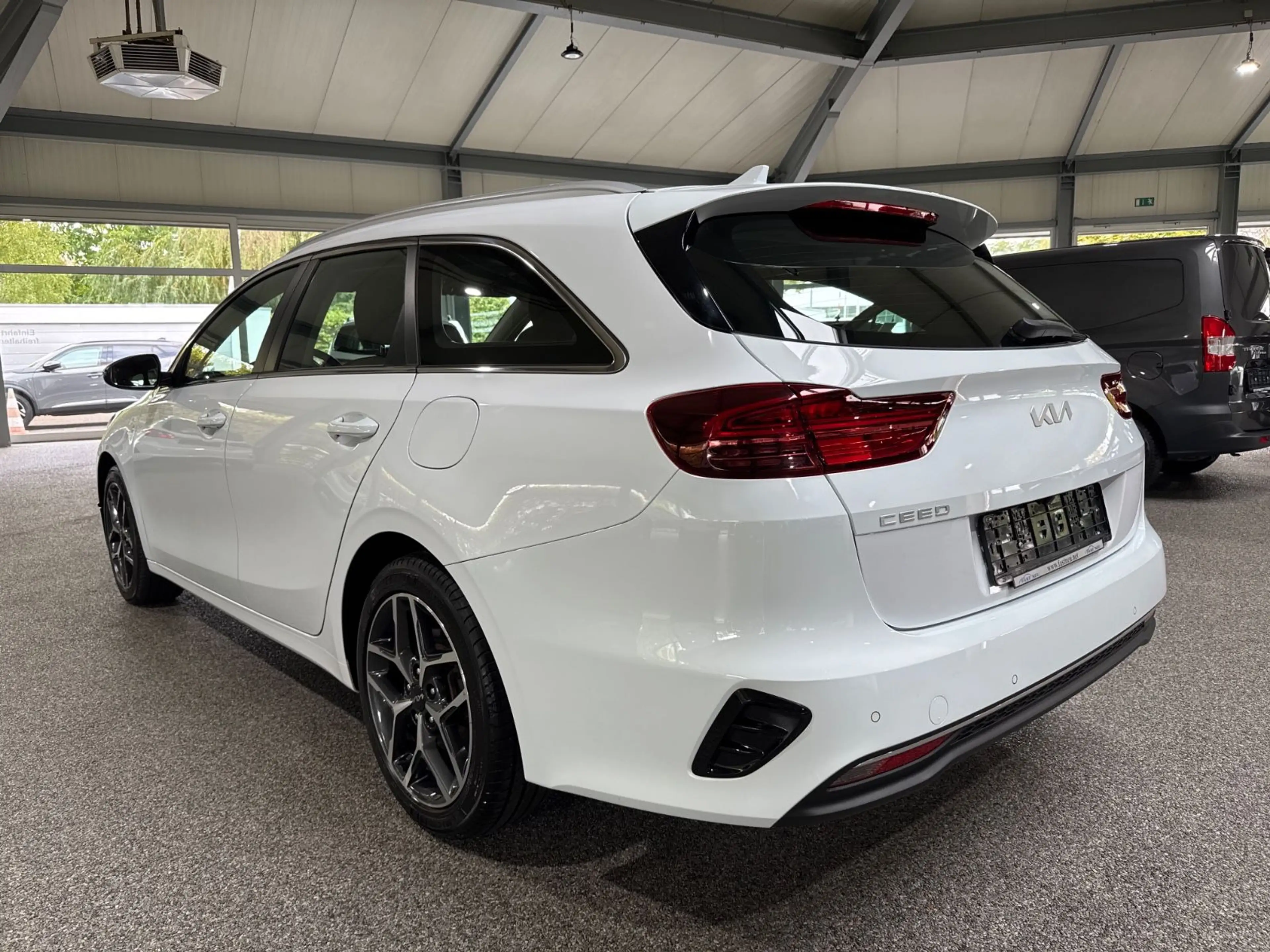 Kia Ceed SW / cee'd SW Ceed SW 1.5T Spirit LED Navi ACC Winter RfK — photo 5