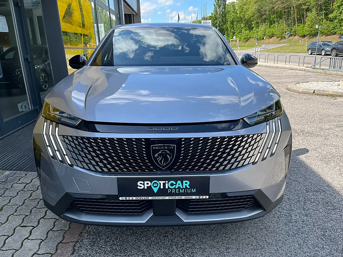 Peugeot 3008 Hybrid 145 E-DCS6 Allure Aut. Grau - 2