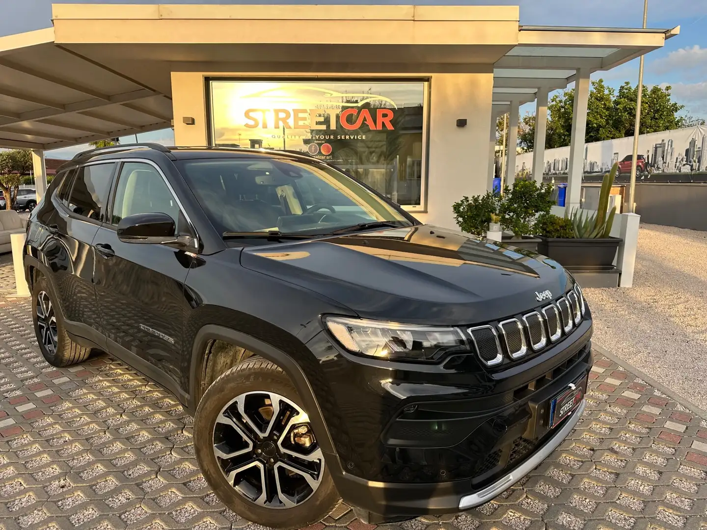 Jeep Compass Compass 1.6 Multijet II 2WD Limited Schwarz - 1