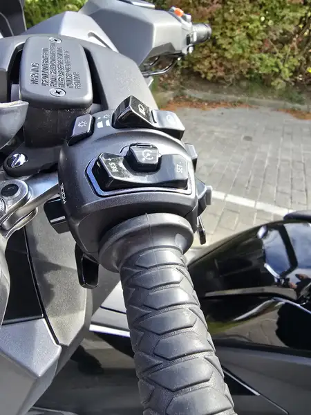 Kymco AK 550 - foto 3