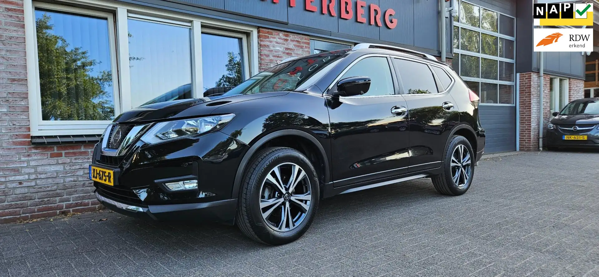 Nissan X-Trail 1.6 DIG-T N-Connecta Trekhaak! Schuif/Kanteldak! C Zwart - 1