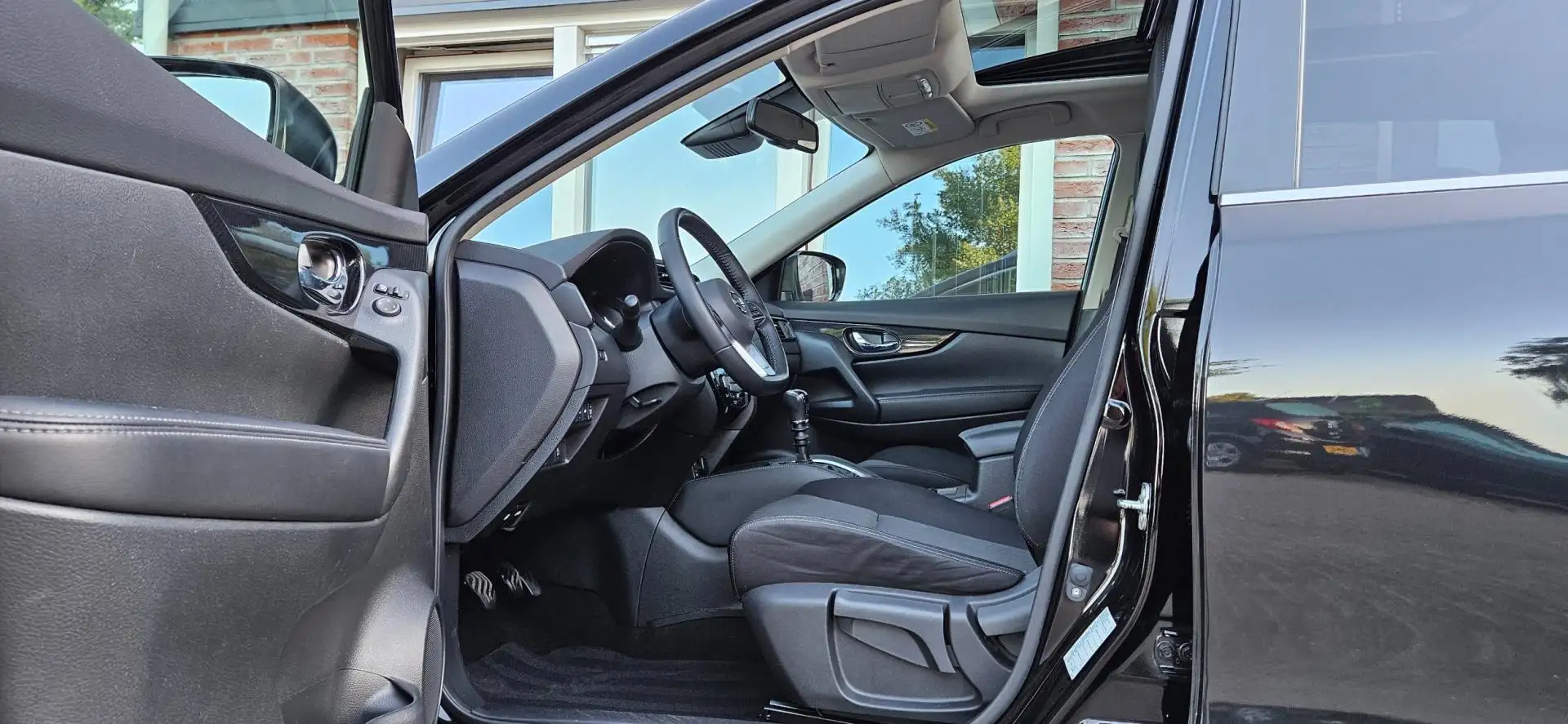 Nissan X-Trail 1.6 DIG-T N-Connecta Trekhaak! Schuif/Kanteldak! C Zwart - 2