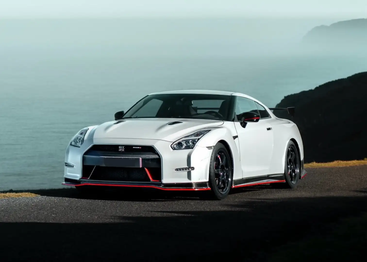 Nissan GT-R 3.8 V6 Nismo 600 Aut. Blanco - 2