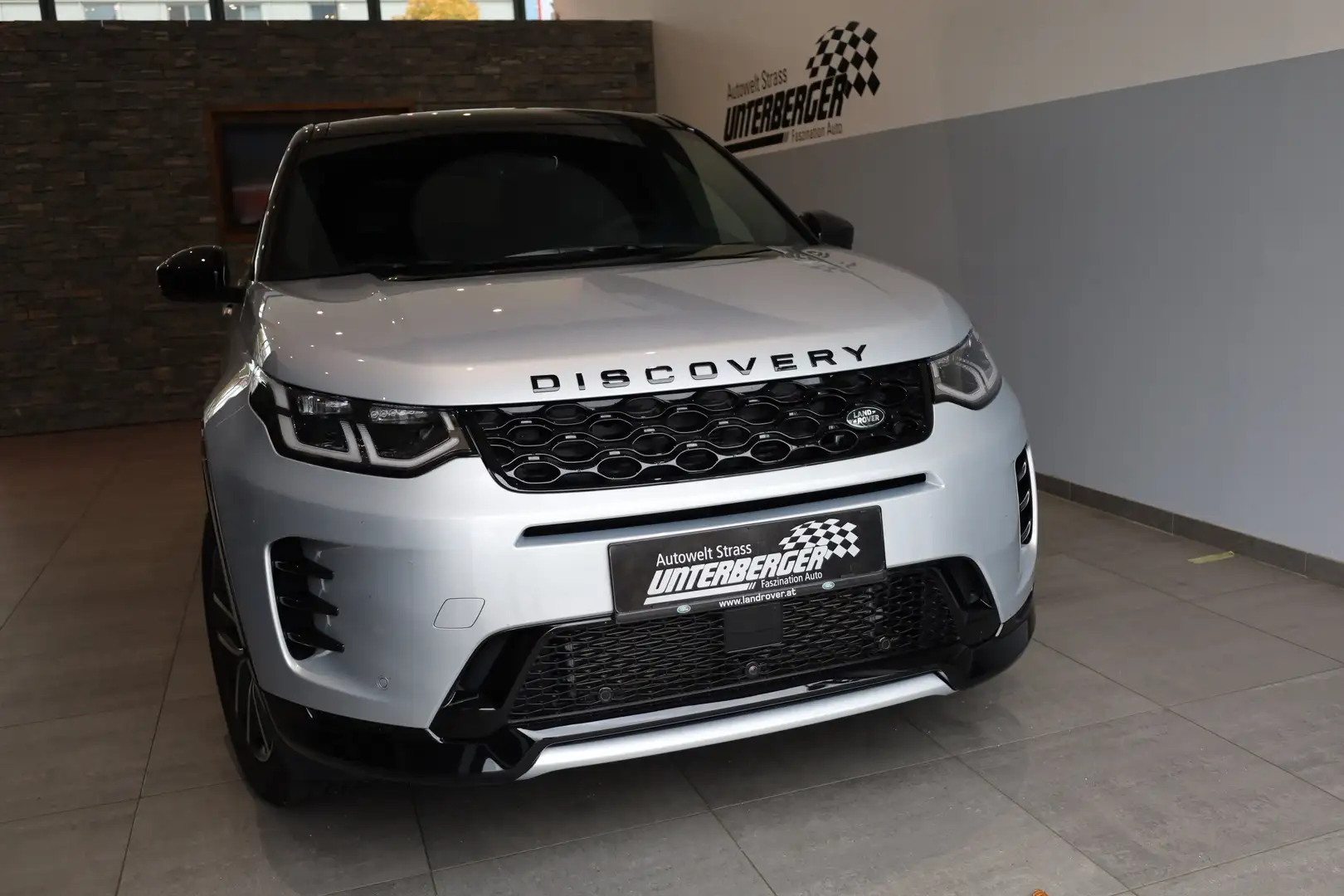 Land Rover Discovery Sport P300e R-Dynamic SE 1.5 Silber - 2
