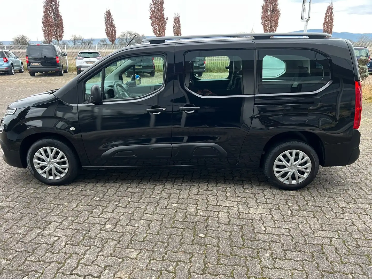 Citroen Berlingo Live XL, 1.Hand, unfallfrei, 7-Sitzer, Noir - 2