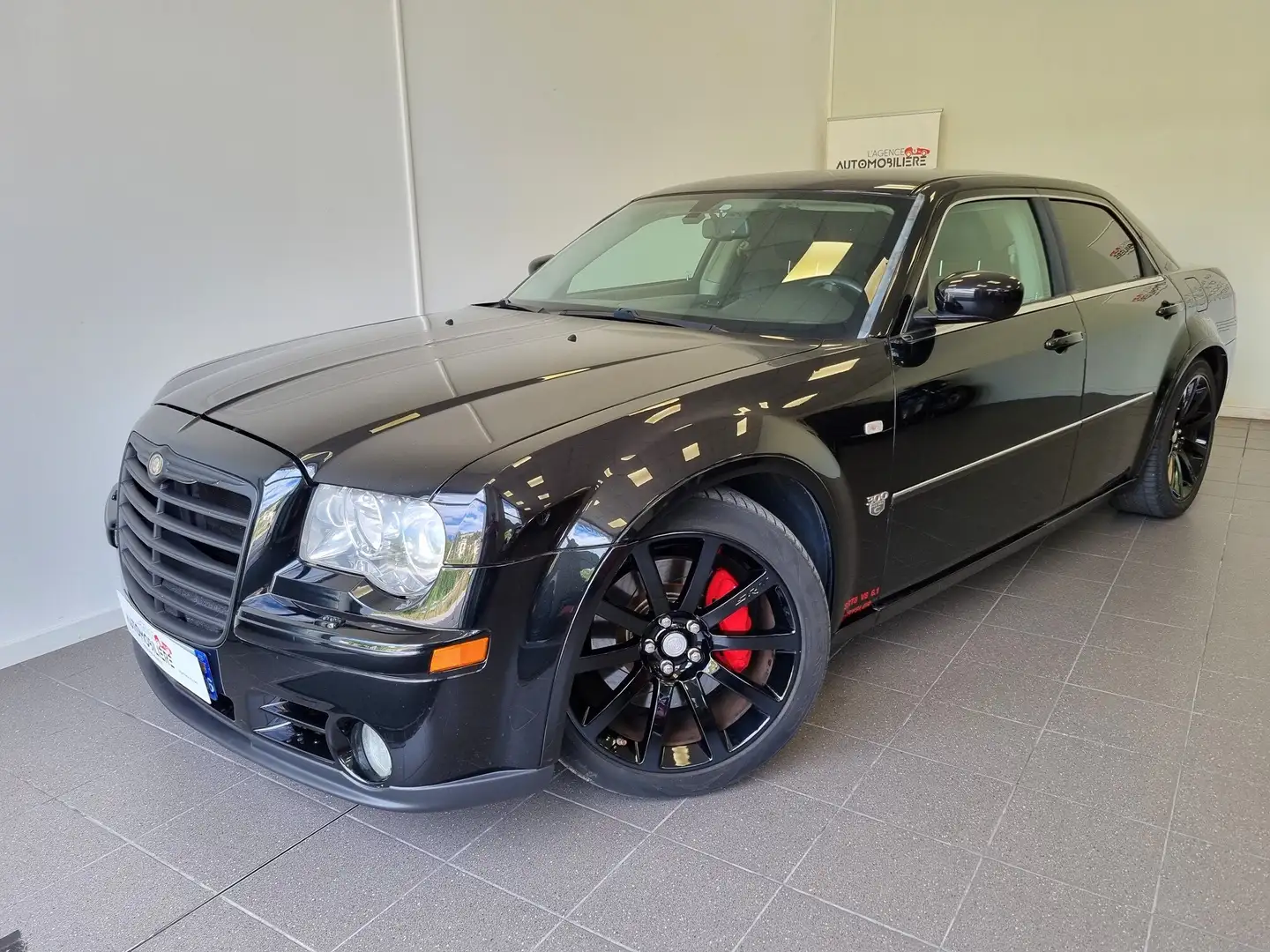 Chrysler 300C 300C 6.1 V8 HEMI SRT-8 A Černá - 1