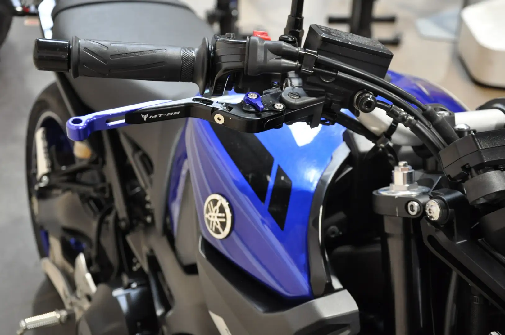 Yamaha MT-09 Bleu - 2