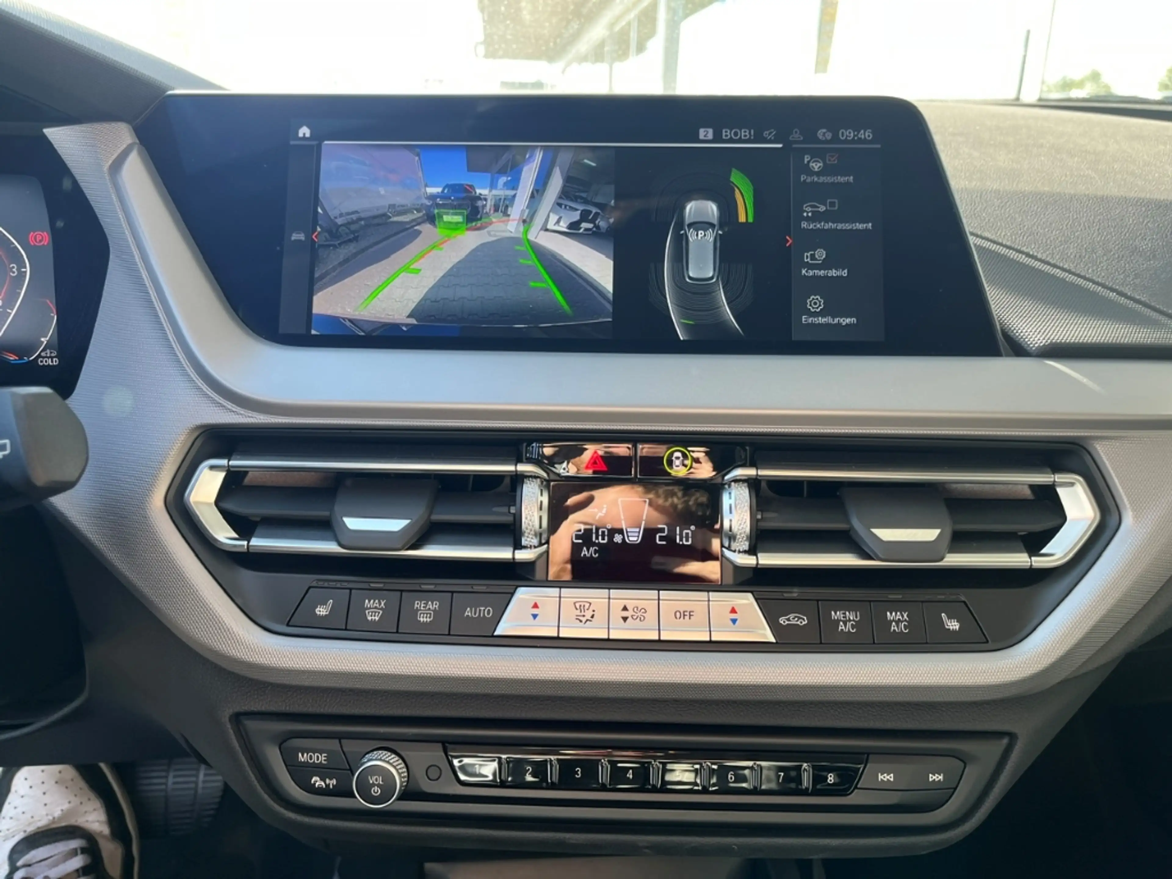 BMW 116 iA Lim. LMR Navi LED Parkass. SHZ Tempomat LiveCoc — photo 11