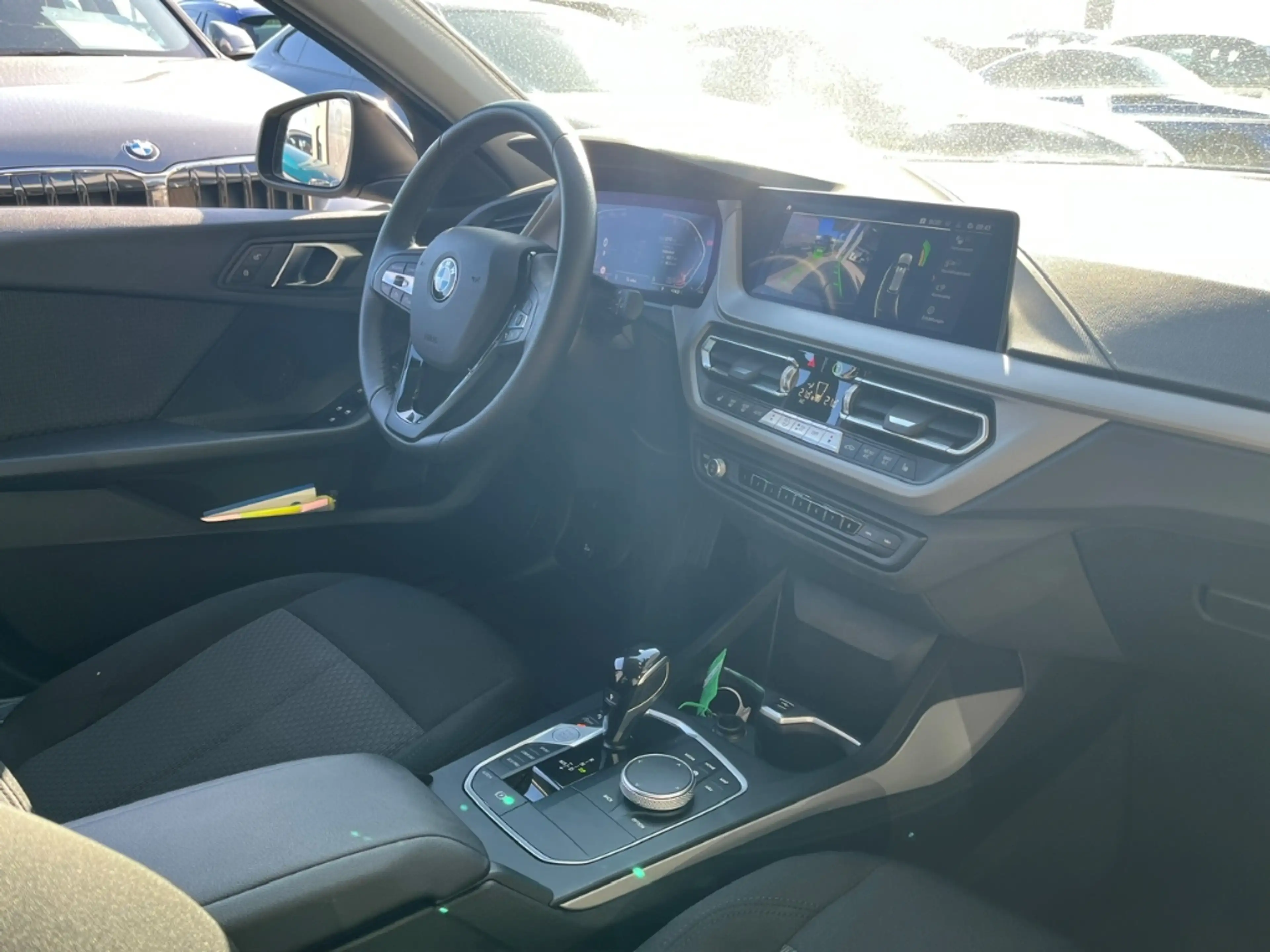BMW 116 iA Lim. LMR Navi LED Parkass. SHZ Tempomat LiveCoc — photo 6