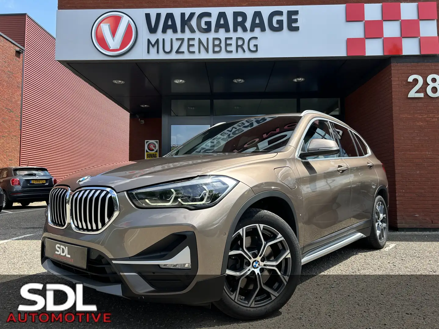 BMW X1 xDrive25e High Executive // FULL LED // NAVI // CA Bruin - 1