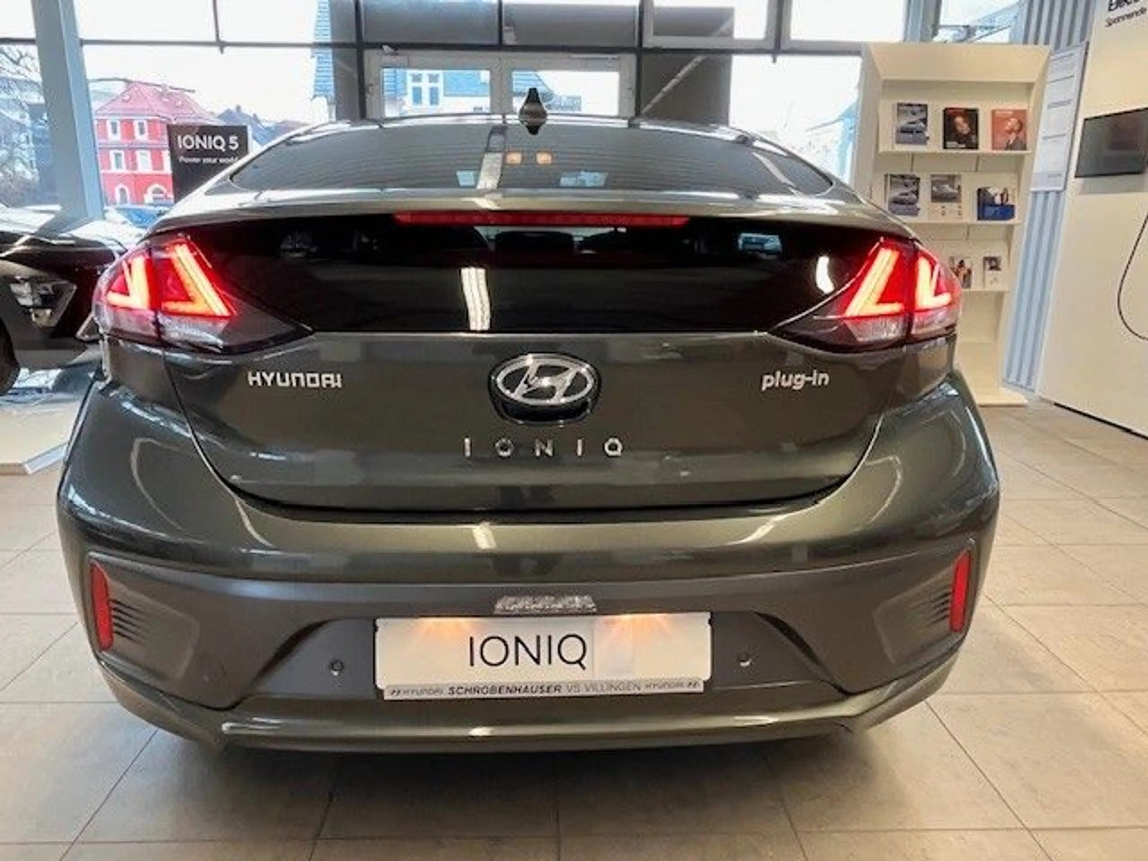 Hyundai IONIQ 1.6l GDi PLUG-IN HYBRID — photo 4
