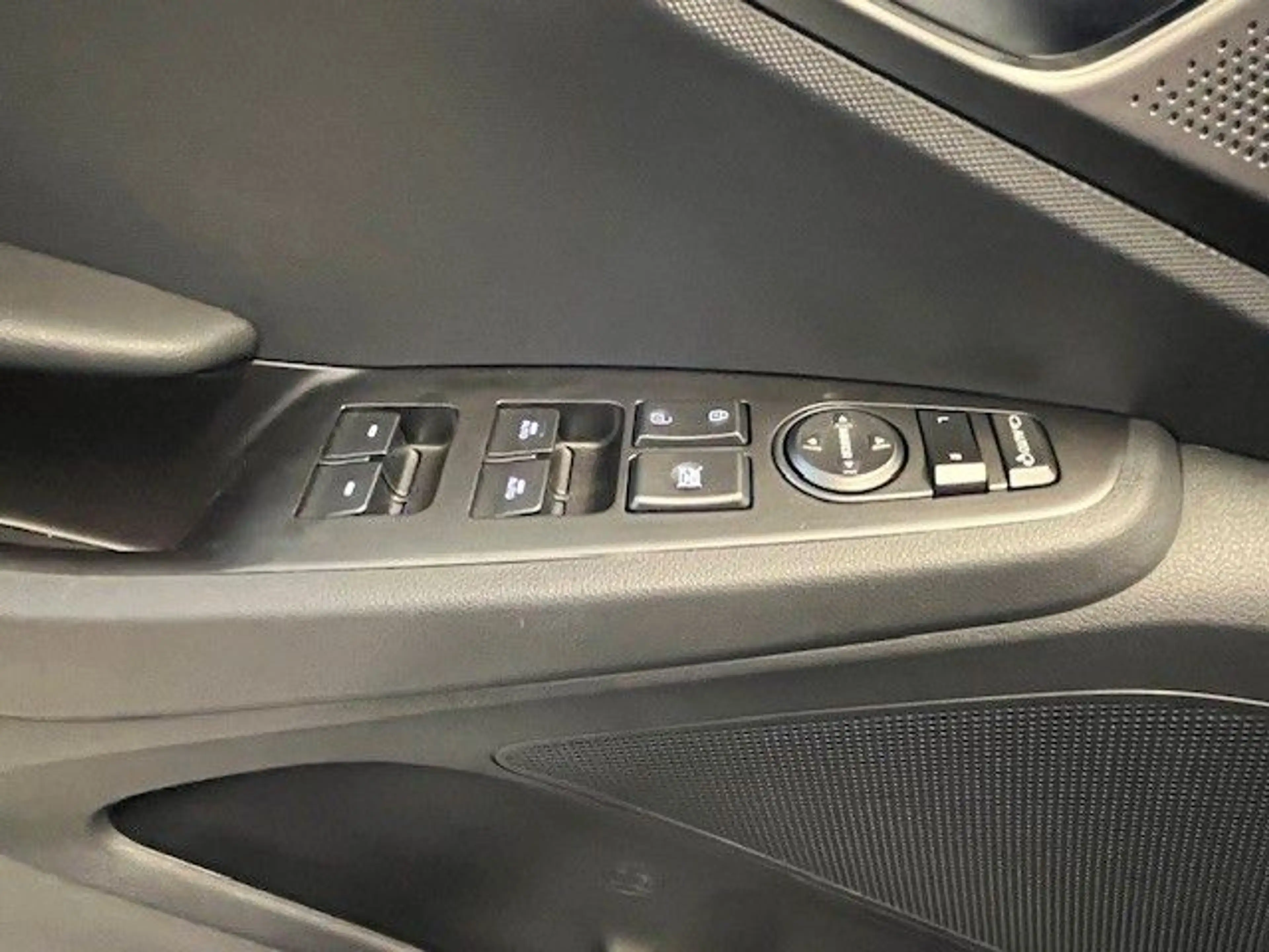Hyundai IONIQ 1.6l GDi PLUG-IN HYBRID — photo 9